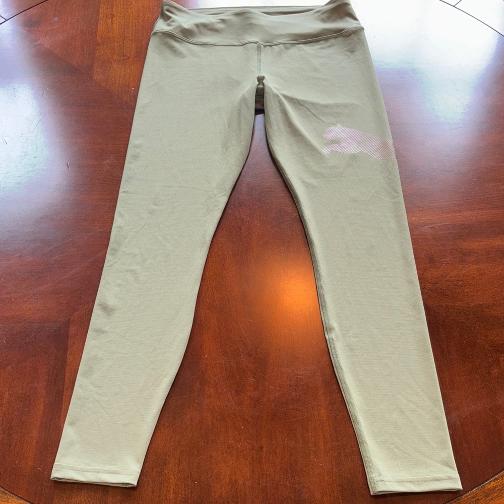 Women’s puma size m athletic leggings